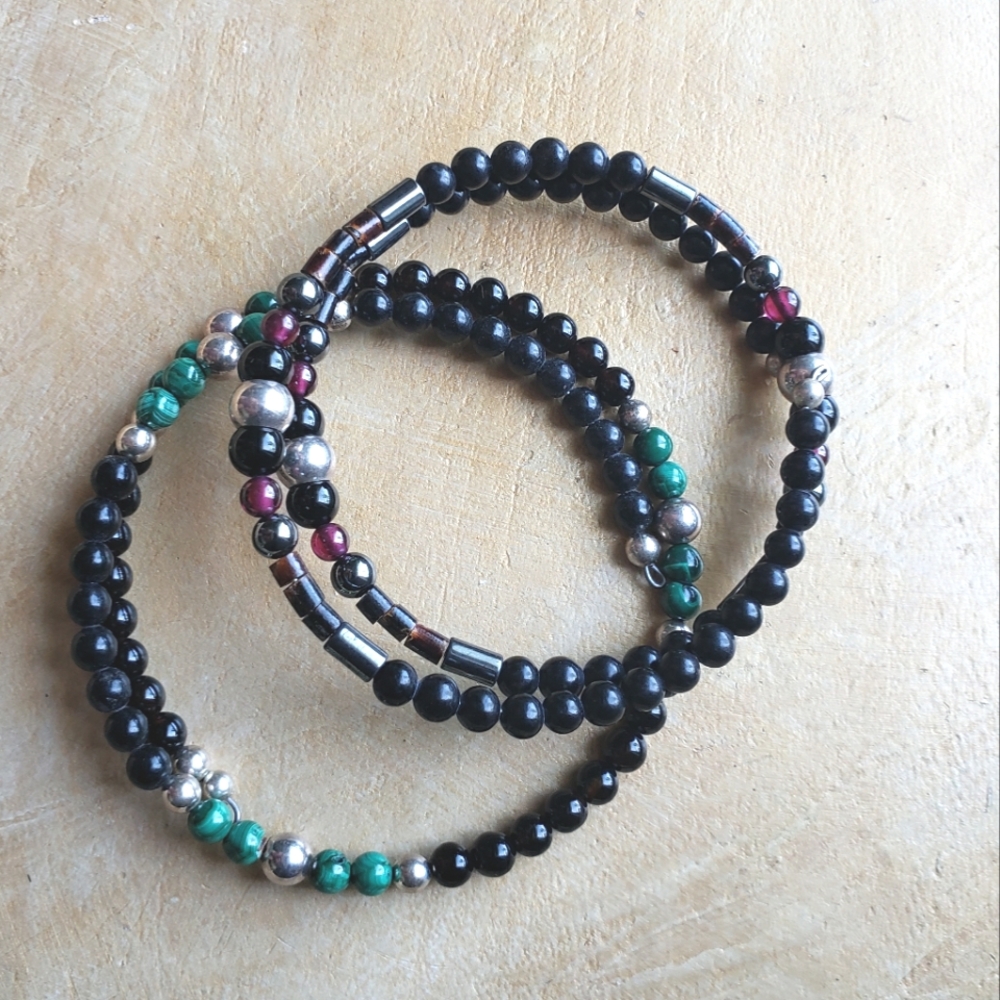 Two Bracelets With Azurmalachite, Black Onyx And Garnet And Sterling S